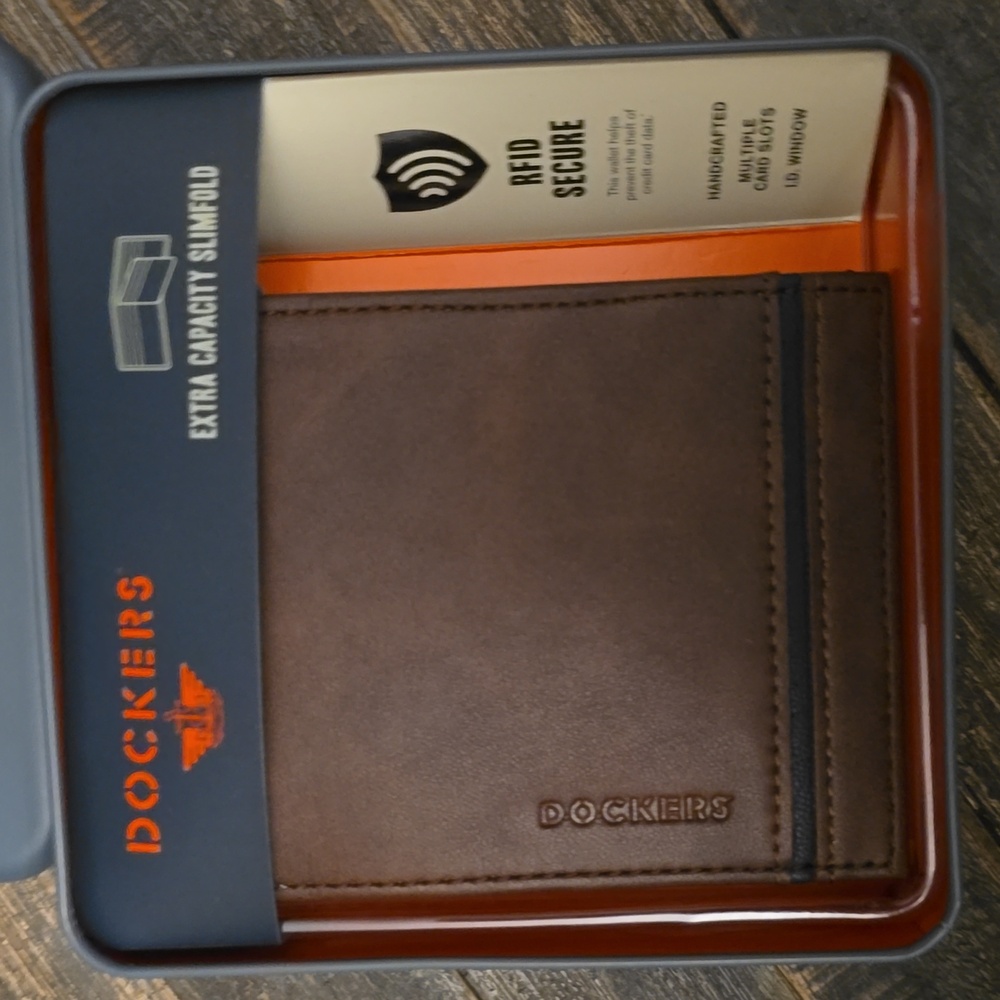 DOCKERS WALLET GIFT 🎁 BOX